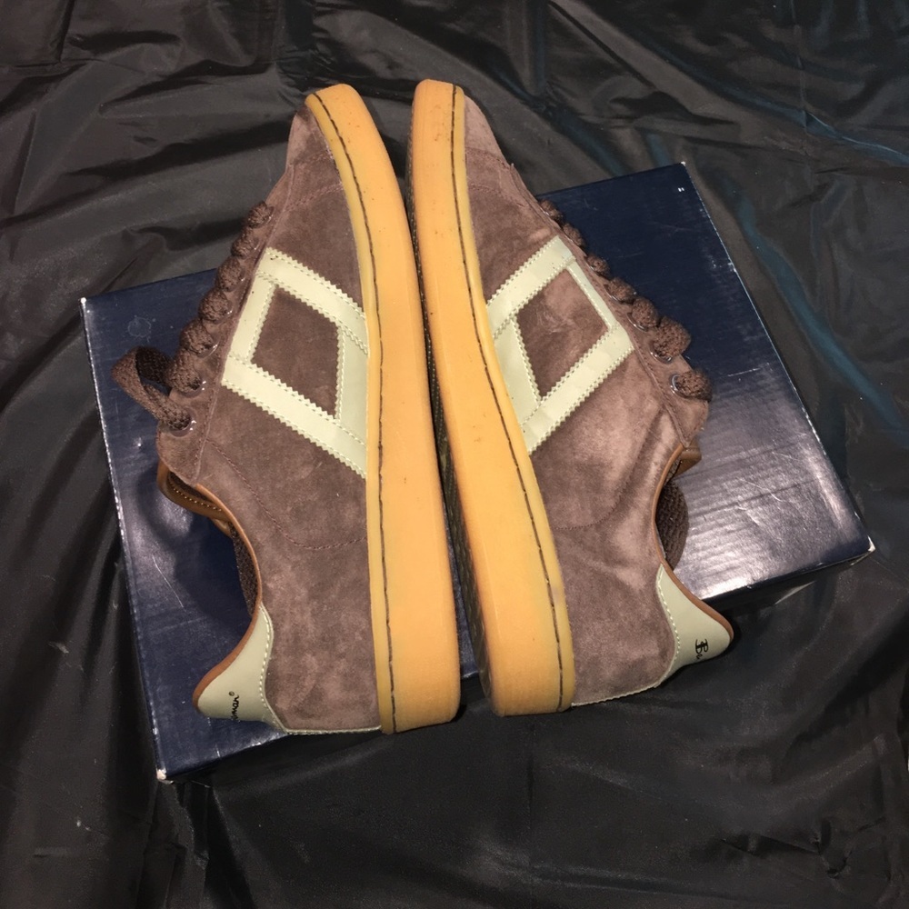 Compton Suede - Picture 5 of 6